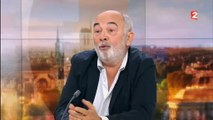 Gérard Jugnot pousse un coup de gueule contre les politiques face à Laurent Delahousse - Regardez
