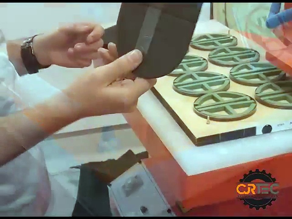 CLICKER PRESS - HYDRAULIC DIE CUTTING MACHINE