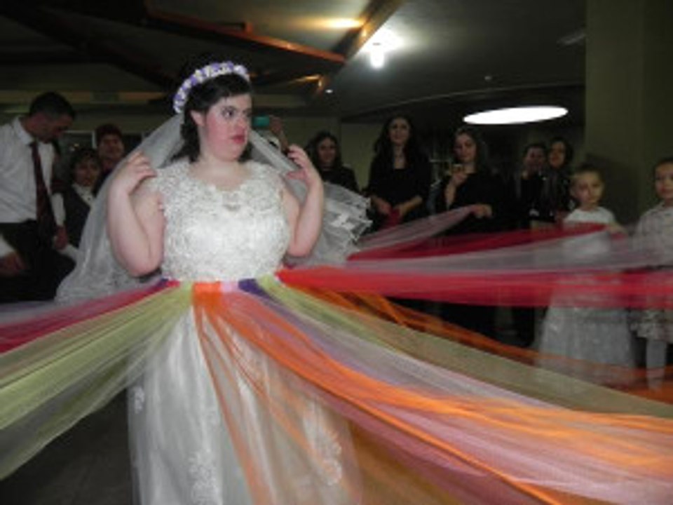 Down Sendromlu Çiğdem'in Gelinlik Hayali Gerçek Oldu