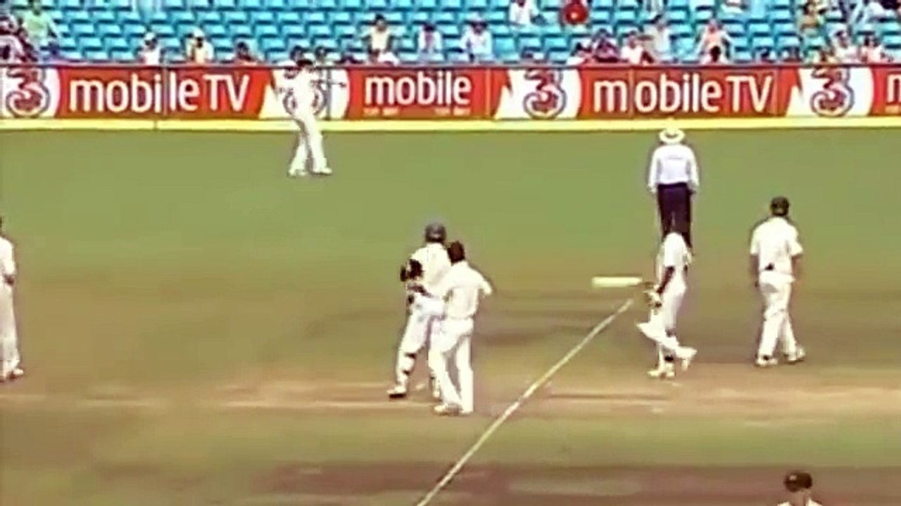 DEAR SMITH WATCH THIS VIDEO BEFORE SAY ANYTHING ABOUT INDIANS __ AUSTRALIA PLAYERS WORST CRICKET