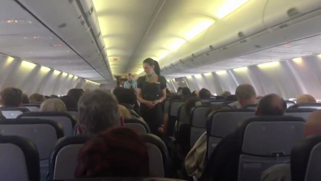 Un pilote de Kulula Airways donne les consignes en faisant des blagues.. Génial !