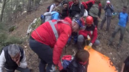 Dağda Yürürken Yaralanan Kadının İmdadına Akut Yetişti