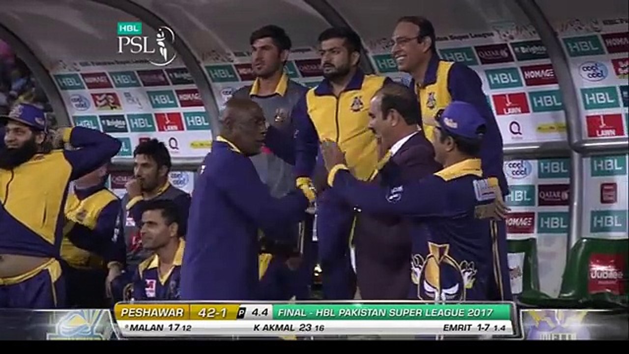 PSL 2017 Final Match_ Quetta Gladiators vs. Peshawar Zalmi - Rayad Emrit Bowling