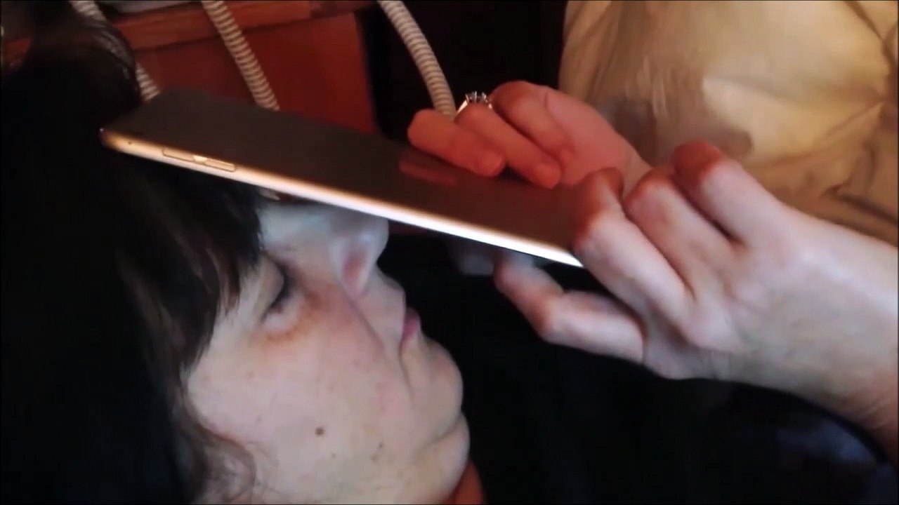 Quand tu t'endors avec ton iPad sur la tête