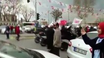 Üsküdar Belediyesi'nin araçları 'evet' mitinginde