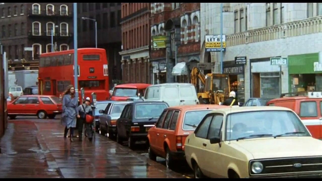 XTRO -- NICHT ALLE AUSSERIRDISCHEN SIND FREUNDLICH -- CLASSIC MOVIES 1982 part 1/2