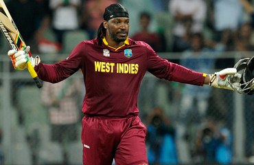 Chris gayle on fire made 92 on 47 deliveries.. must watch