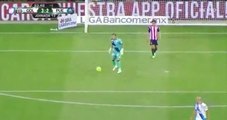 Kalecinin Arkasına Saklanan Çakal Futbolcu, Topu Kapıp Boş Kaleye Gol Attı