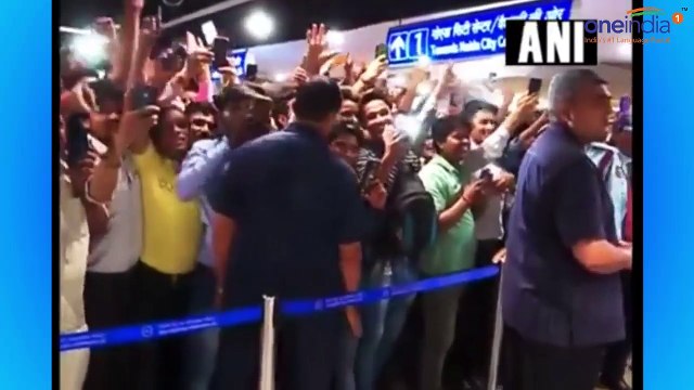 PM Modi's Delhi Metro ride with Australian PM Malcolm Turnbull; Watch Video | Oneindia News