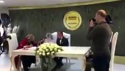 Nikahta Hayır Var: Gelin 'evet' dememek için alternatif bir yol buluyor