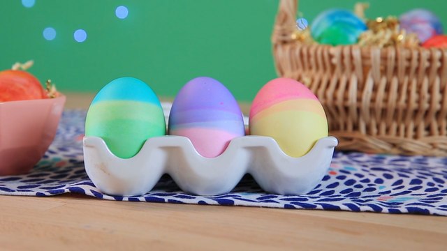 How to Make Dip-Dyed Eggs