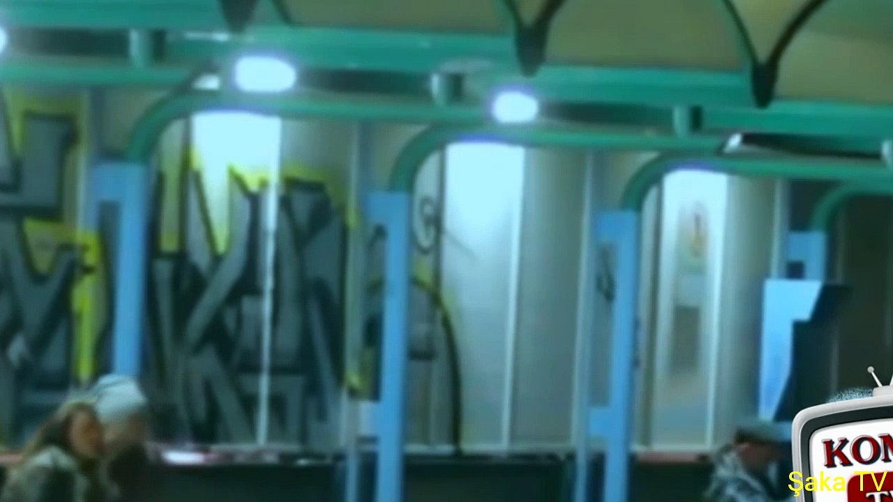 Korkunç Kamera Şakaları Komik Videoları İzle