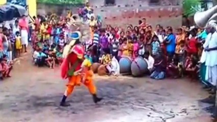 Epic Indian folk dance Chow nach (Purulia)