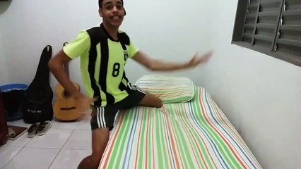 UM ASSUNTO QUALQUER - YouTube