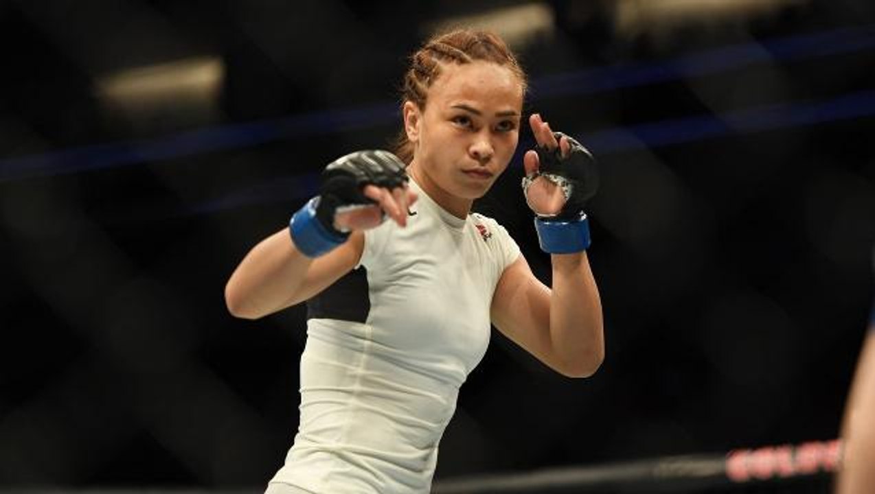 UFC fighter likes having her daughter at bouts