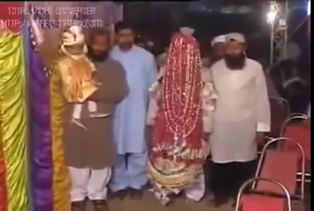 یہ ویڈیوں دیکھ کر آپ کی ہنسی نہیں رکے گی۔۔بہت ہی فنی ویڈیوں (1)