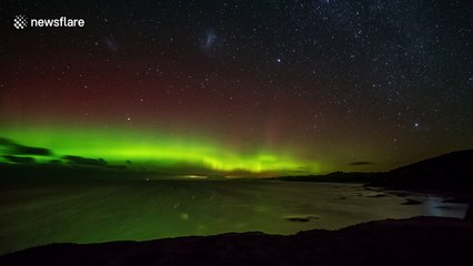 Stunning aurora australis in New Zealand