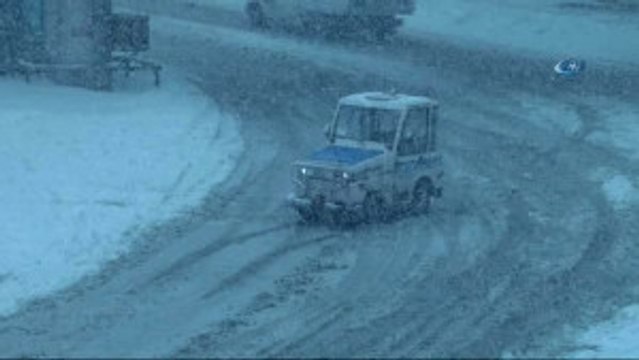 Kar Yağışında Buz Tutan Atatürk Havalimanı Pistine, Sıcak Kum Dökülecek