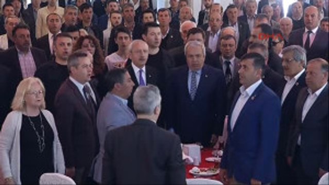 Bursa Kılıçdaroğlu, Muhtarlar ve Sivil Toplum Örgütü Temsilcileriyle Kahvaltıda Buluştu