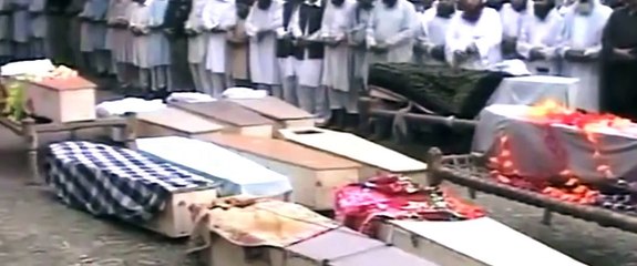 پشاور میں ایک شخص دفنانے سے پہلے زندہ ہوگیا۔ حیران کن ویڈیوں ضرور دیکھیں۔۔۔