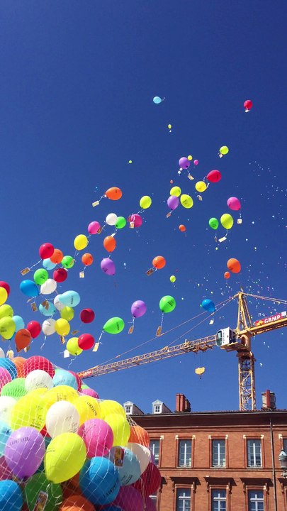 Foire de Toulouse 2017 - Lâcher de ballons Place du Capitole