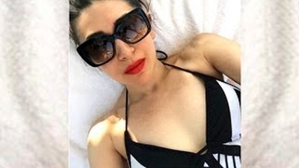 Karisma Kapoor Looks Sizzling in Bikini