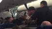 Autiste elle se fait virer de l'avion avec sa famille ! United Airlines