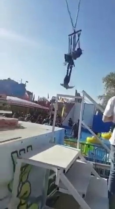 Elle manque de mourrir au parc d'attractions la foire du trone !