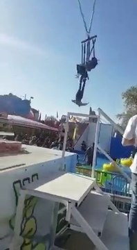 Elle manque de mourrir au parc d'attractions la foire du trone !