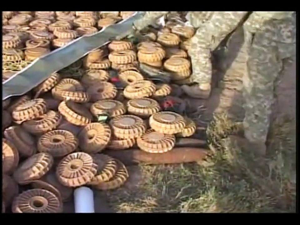 Explosion de centaines de mines à l'explosif par l'armée américaine