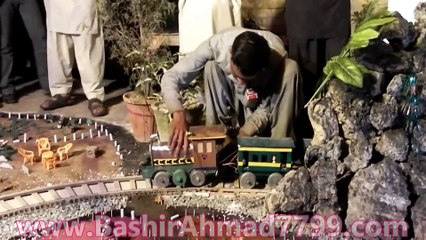 Amazing Small Train Pakpattan-Pakistani Talent-2011