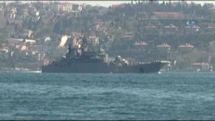 Rus Savaş Gemisi İstanbul Boğaz'ından Geçti