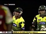 17 needed of last over - Kamran Akmal does a Dhoni _ Thriller _ 2008