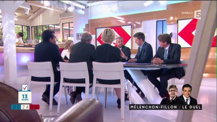 François Fillon ignore sa femme, Penelope, au meeting de la Porte de Versailles