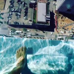 Cette piscine suspendue à 150 mètres du sol est sans doute la plus effrayante du monde