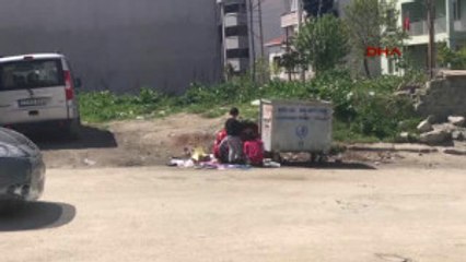 Keşan Çöpte Buldukları Defter ve Kalemlere Sevindiler