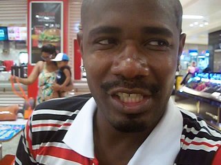 EDNEI NASCIMENTO TOMANDO CAFÉ NO SHOPPING CENTER LAPA