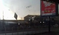Video Amatir Rekam Putting Beliung di Bogor