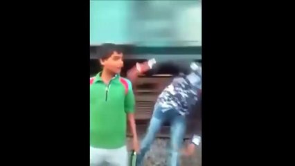 [MP4 720p] taking selfie is dangerous Viral Videos Of all time of 2016 in INDIA