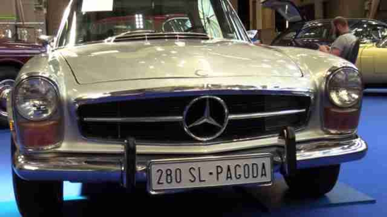 Una casa de subastas londinense exhibe 70 coches clásicos y deportivos