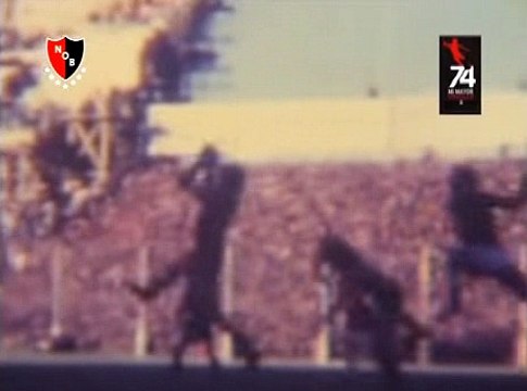 Gol de Newells 1974.. Campeón en la cancha de Rosario Central.