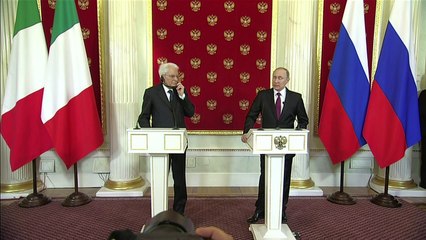Putin alerta contra 'provocações' com armas químicas