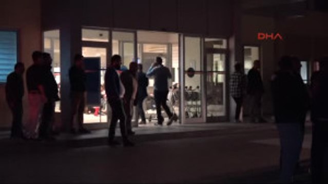 Antalya Polis Memuruna Evinin Önünde Döner Bıçaklı Saldırı