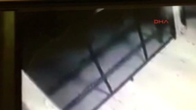 Antalya - Polis Memuruna Evinin Önünde Döner Bıçaklı Saldırı 2