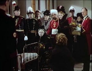 THE LITTLE PRINCESS (1939) Sarah Meets The Queen