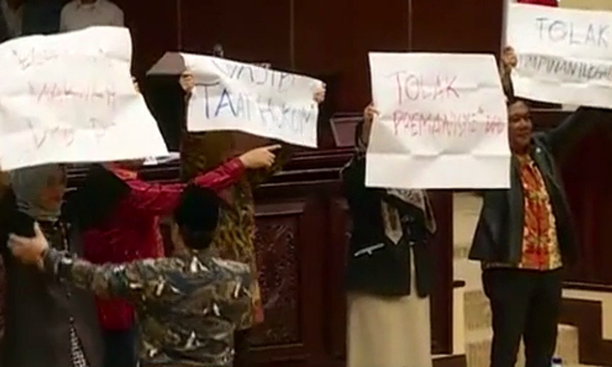 Rapat Paripurna DPD Kembali Ricuh