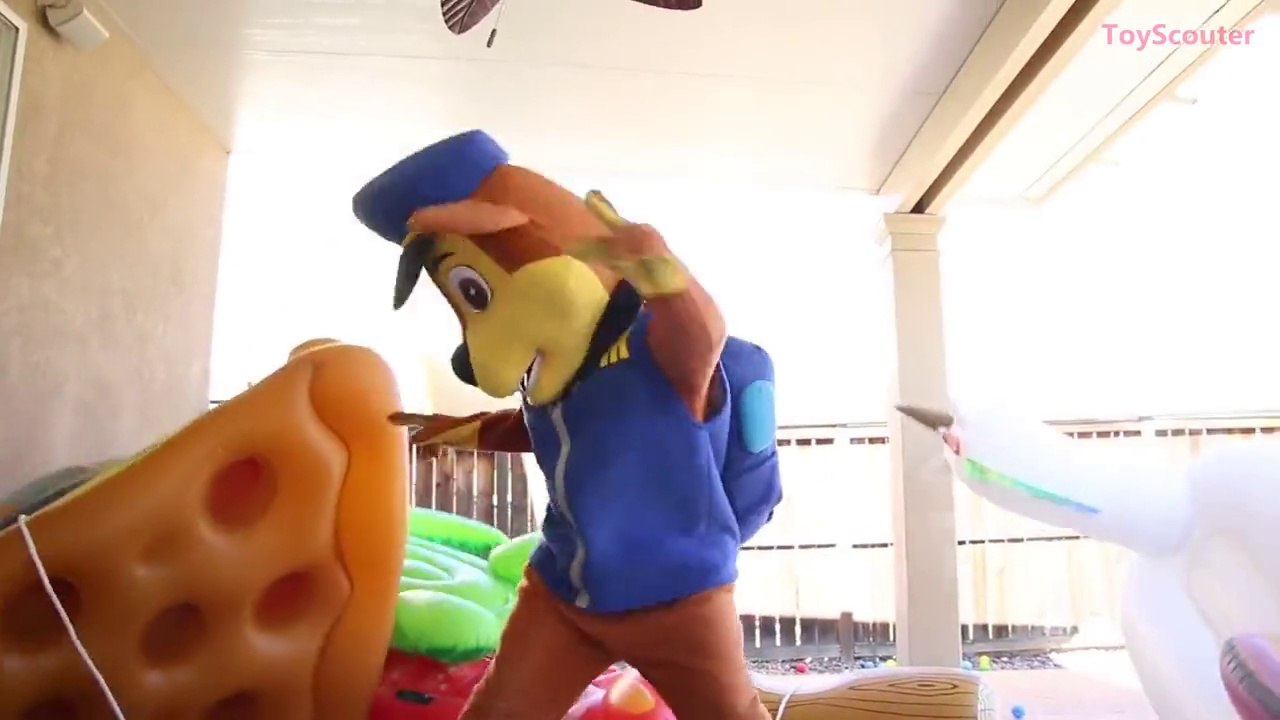 PINK SPIDERGIRL Eats French Fries at MCDONALDS Drive-Thru! w_ Spiderman & Joker