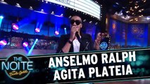 Anselmo Ralph canta 
