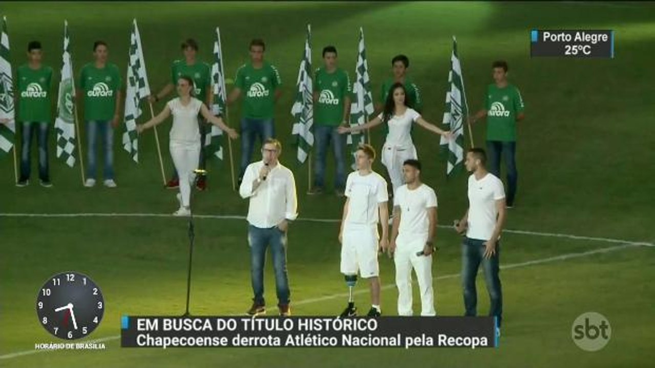 Chapecoense vence Atlético Nacional em jogo marcado por lembranças e emoção