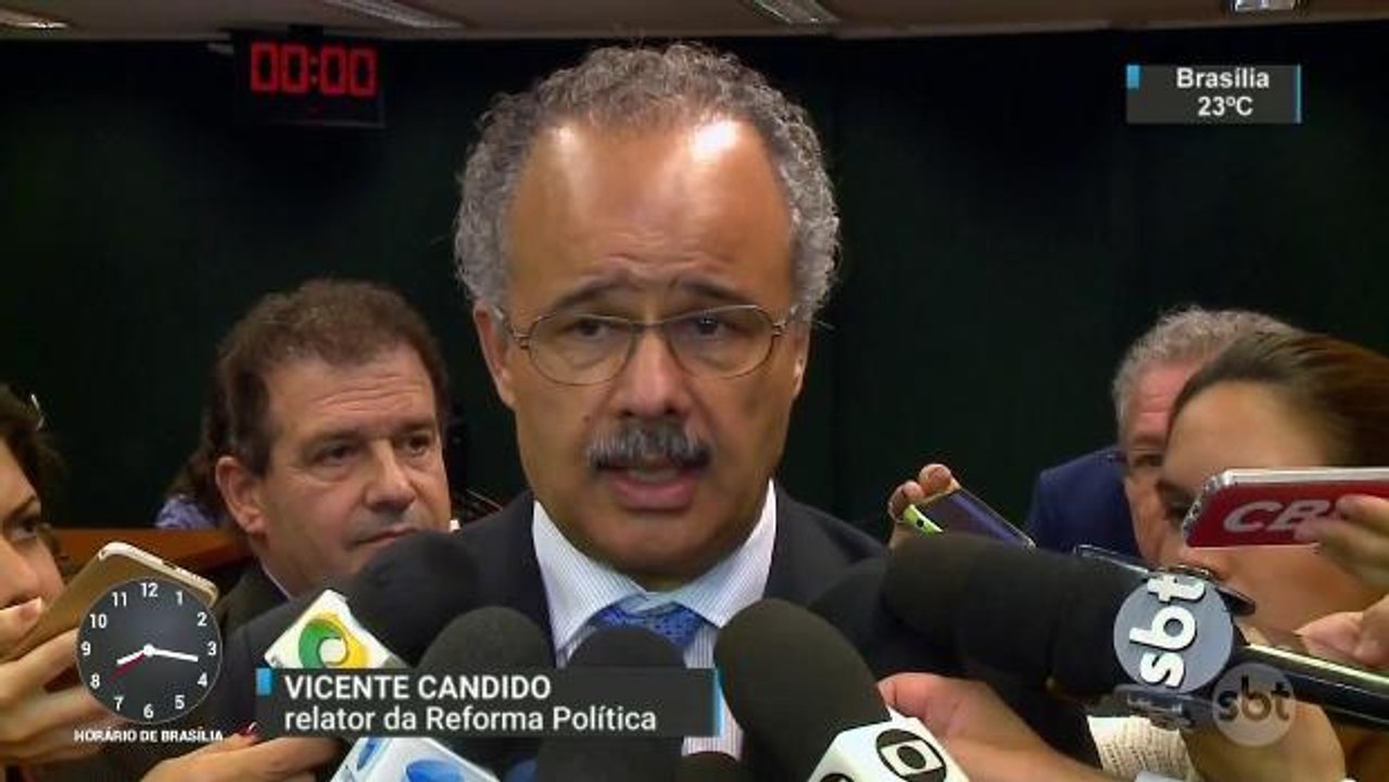 Deputados retiram criminalização do caixa 2 do relatório sobre reforma política